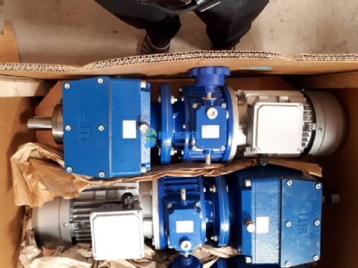 Motor Giảm Tốc Tải Nặng Dolin DLRVM 2,2Kw Tỷ Số Truyền 1/35